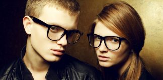 10 Trust Issues in an Online Relationship, likelovequotes.com ,Like Love Quotes