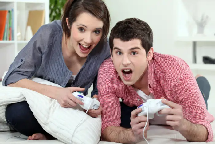 3 Signs That Prove You Have The Coolest Girlfriend Ever-likelovequotes